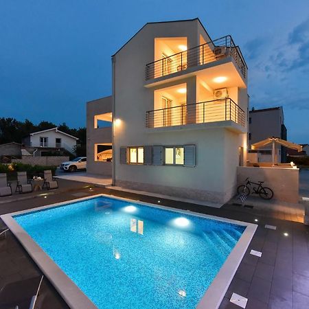 Apartmani Iva ヴィル エクステリア 写真