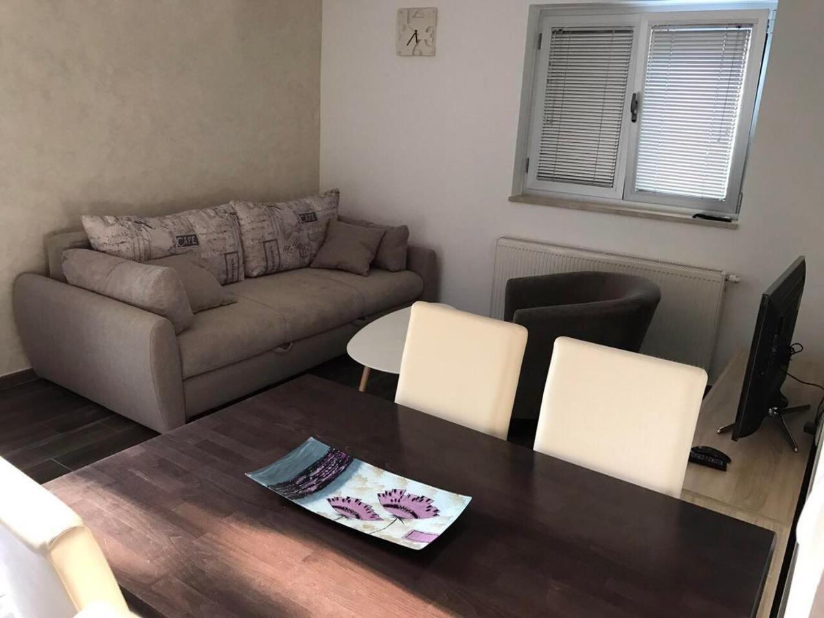 Apartmani Iva ヴィル エクステリア 写真