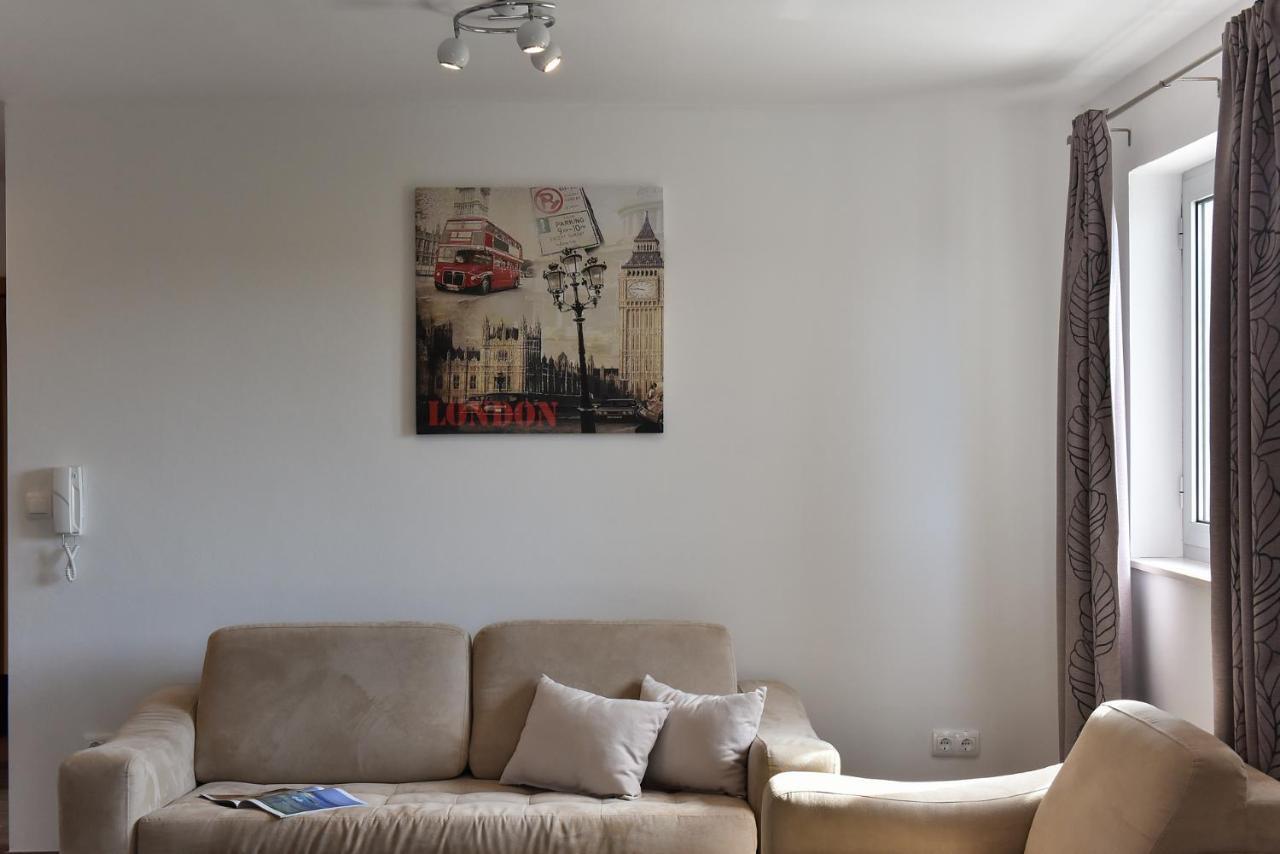 Apartmani Iva ヴィル エクステリア 写真