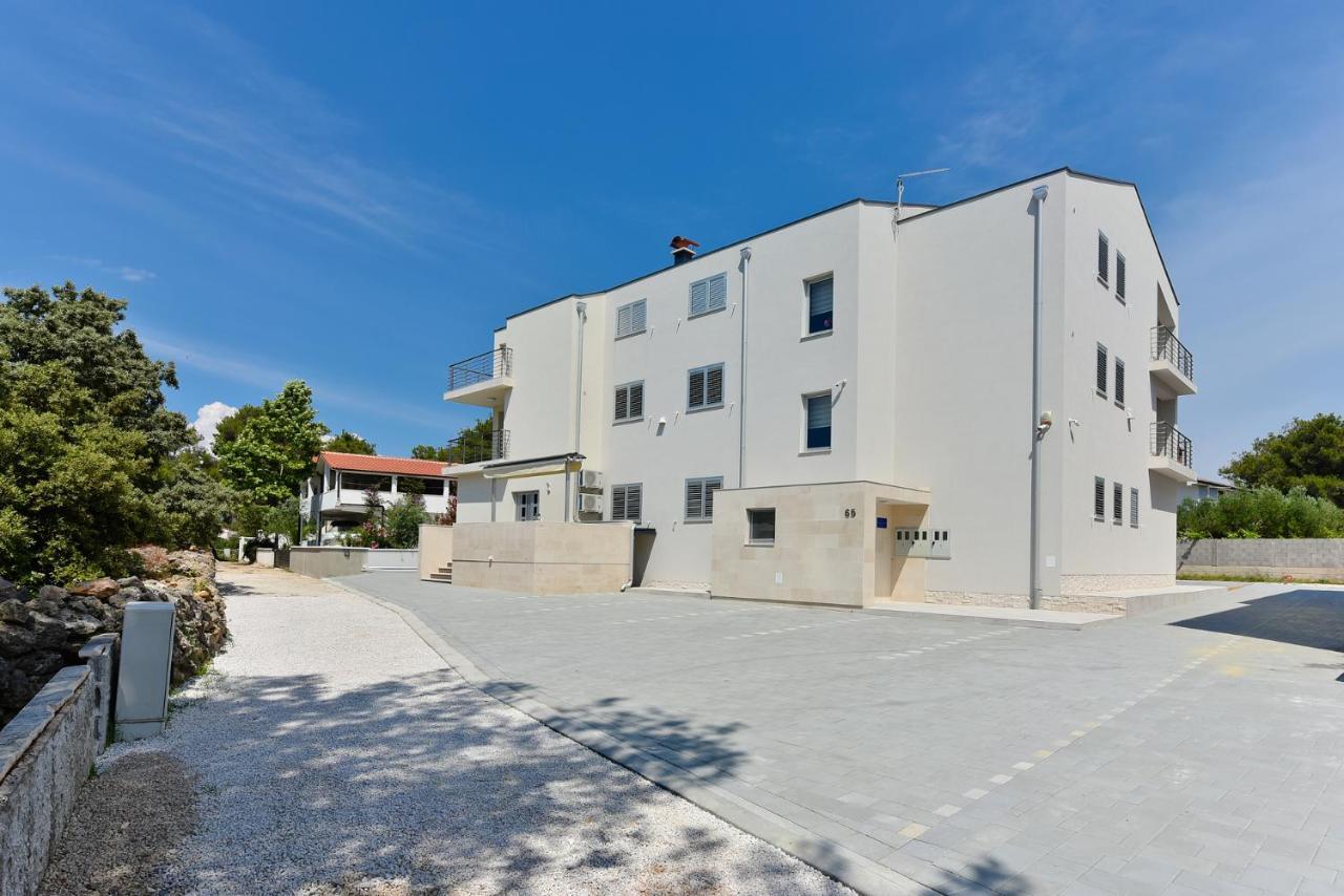 Apartmani Iva ヴィル エクステリア 写真