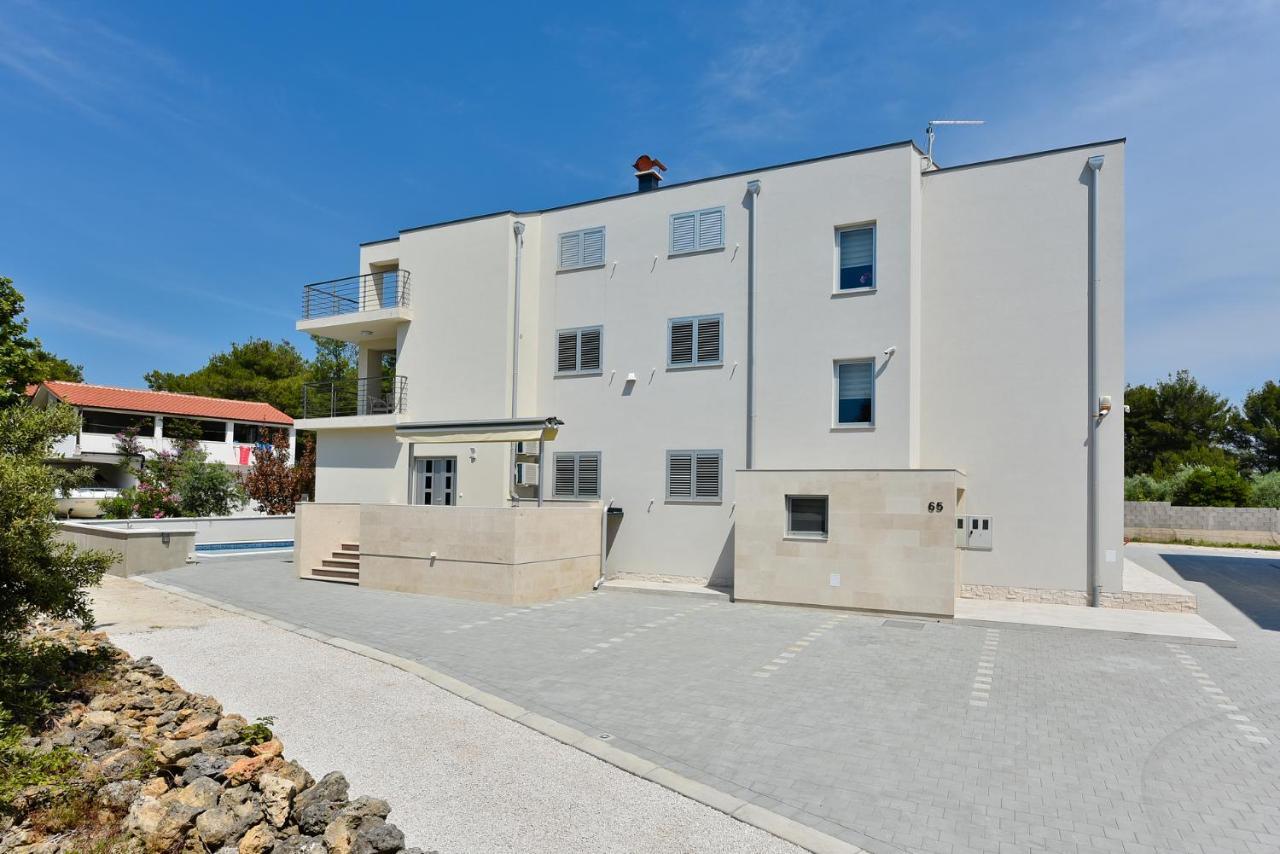 Apartmani Iva ヴィル エクステリア 写真
