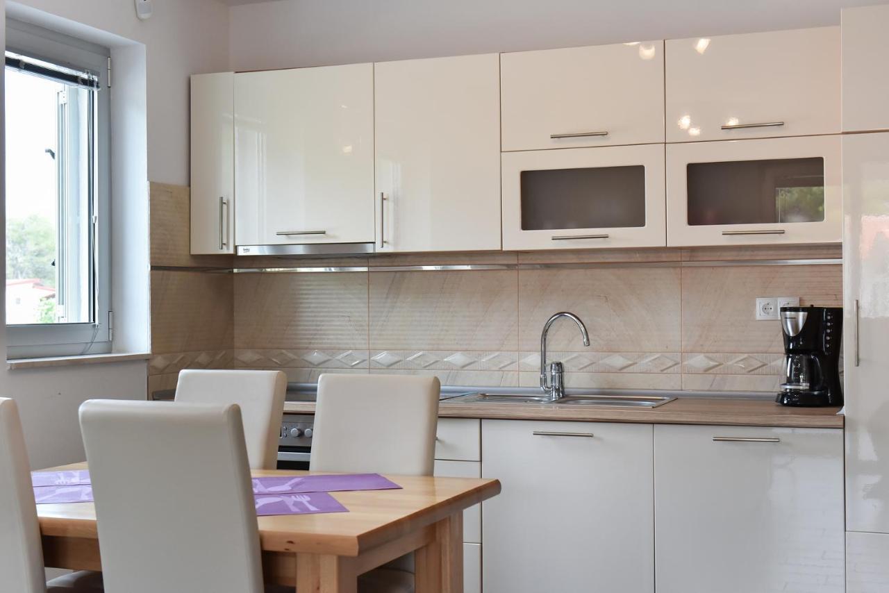 Apartmani Iva ヴィル エクステリア 写真