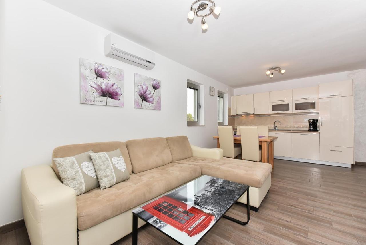 Apartmani Iva ヴィル エクステリア 写真