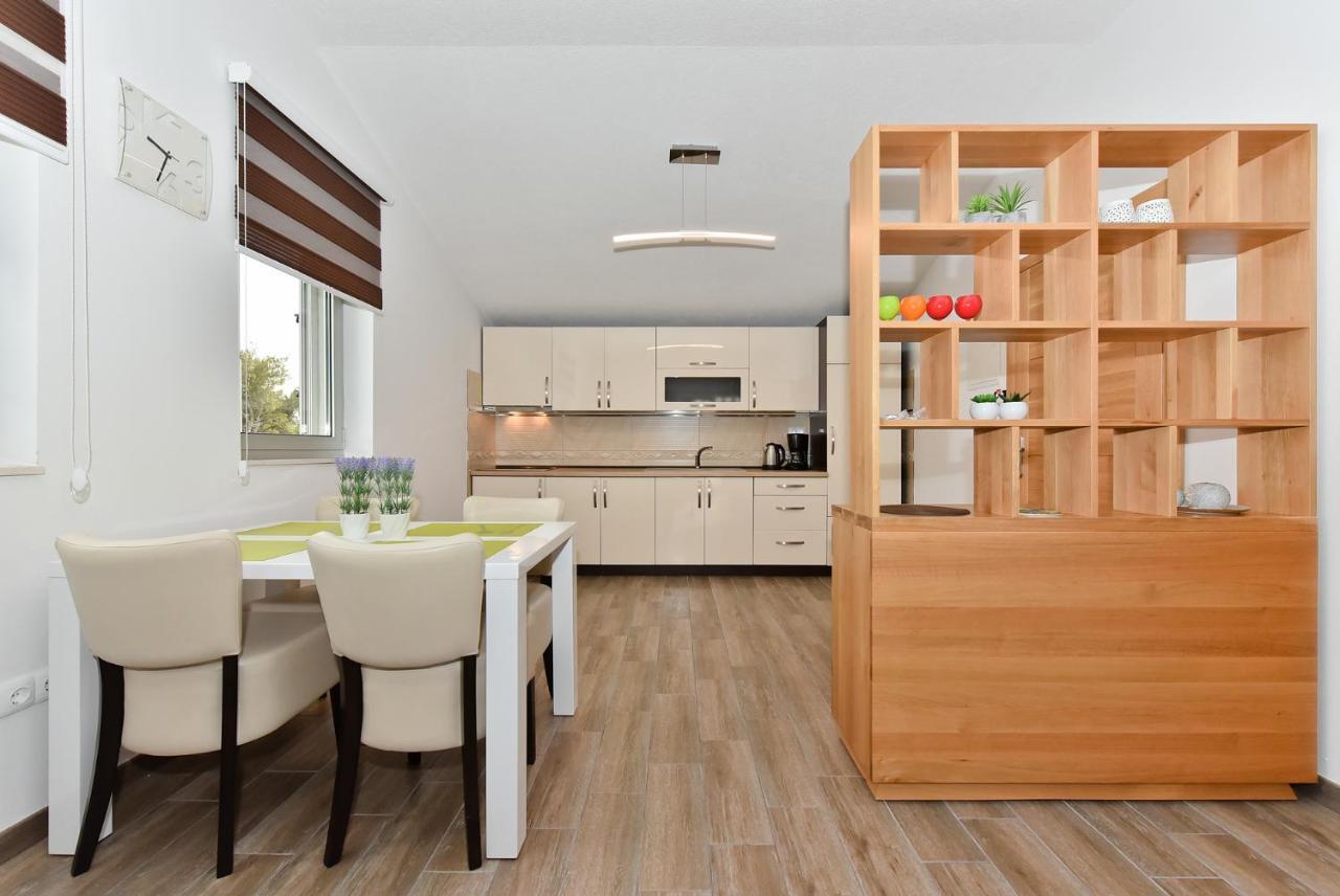 Apartmani Iva ヴィル エクステリア 写真