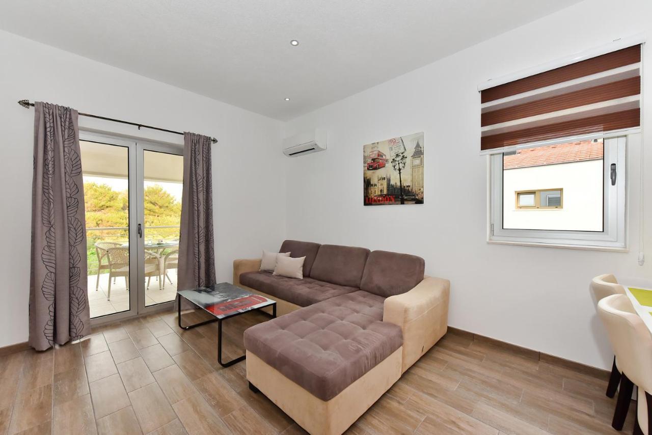 Apartmani Iva ヴィル エクステリア 写真
