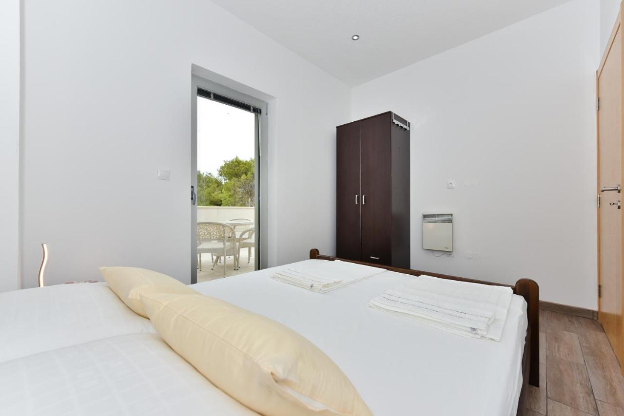 Apartmani Iva ヴィル エクステリア 写真