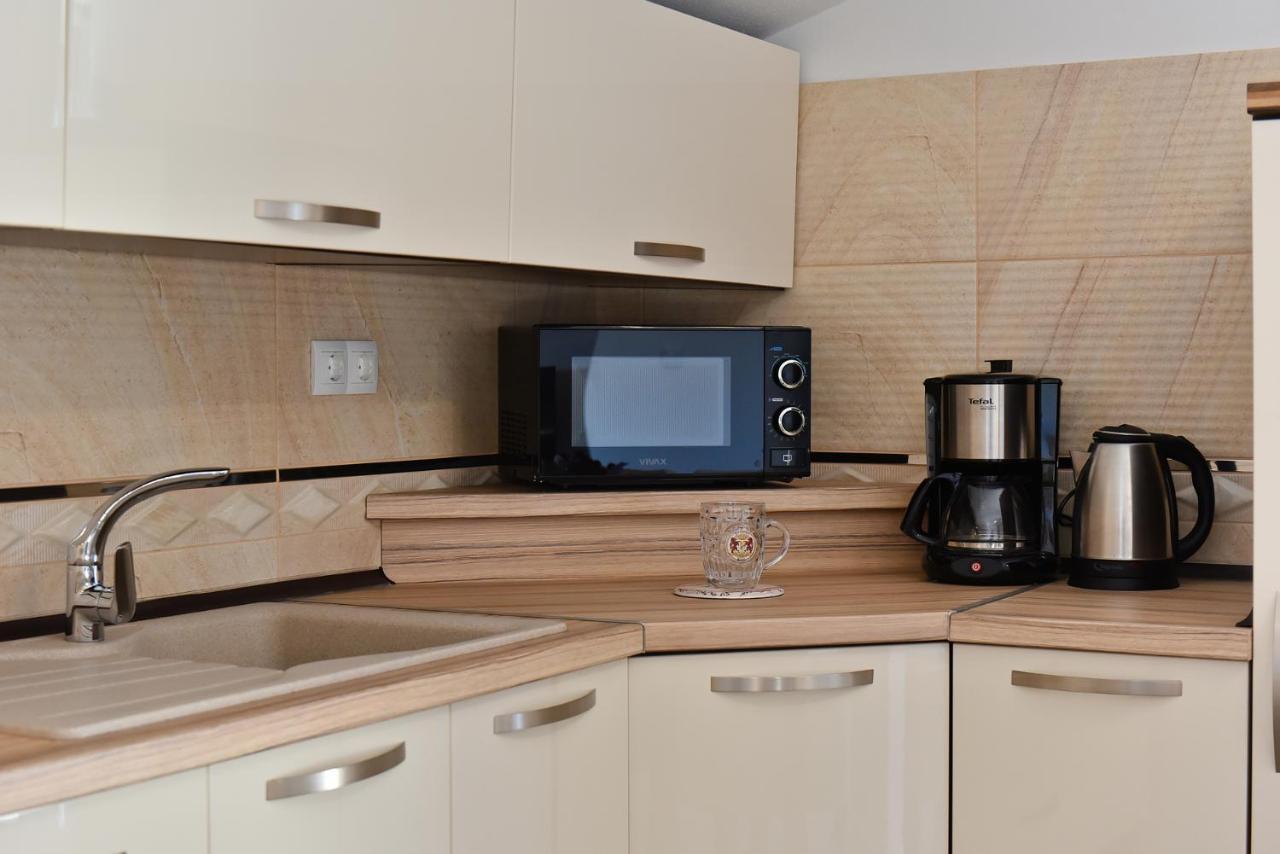 Apartmani Iva ヴィル エクステリア 写真